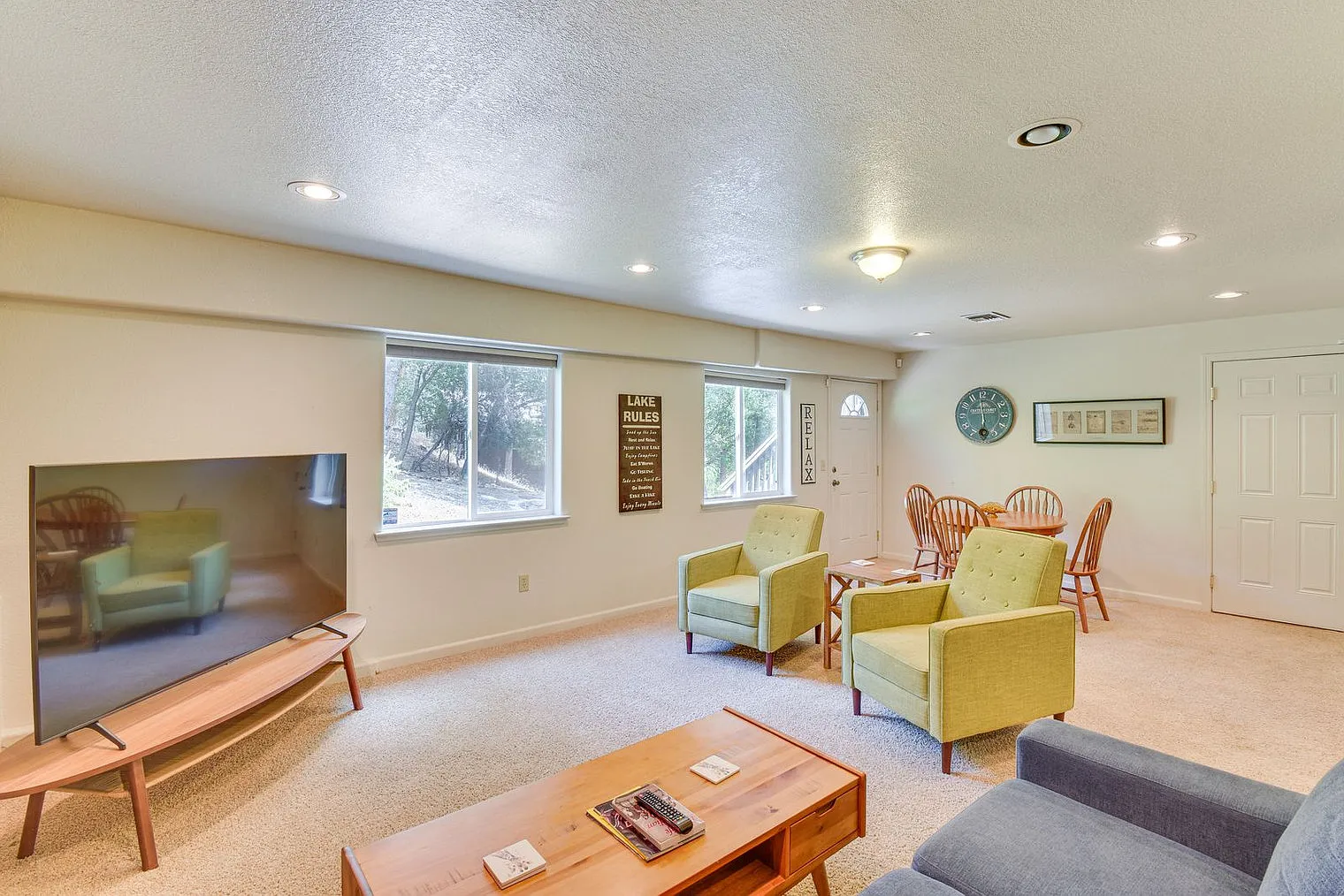 4 bed, 2.0 bath, 2497 sqft, $9,053 — Photo 1