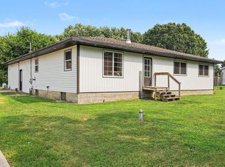 67821 29th St, Lawton, MI 49065