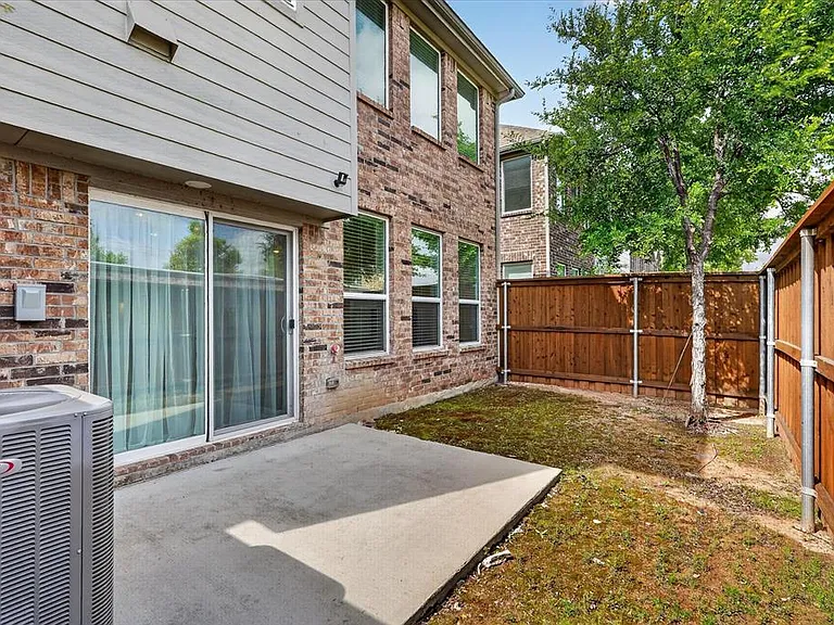 984 Emil Pl — Photo 17