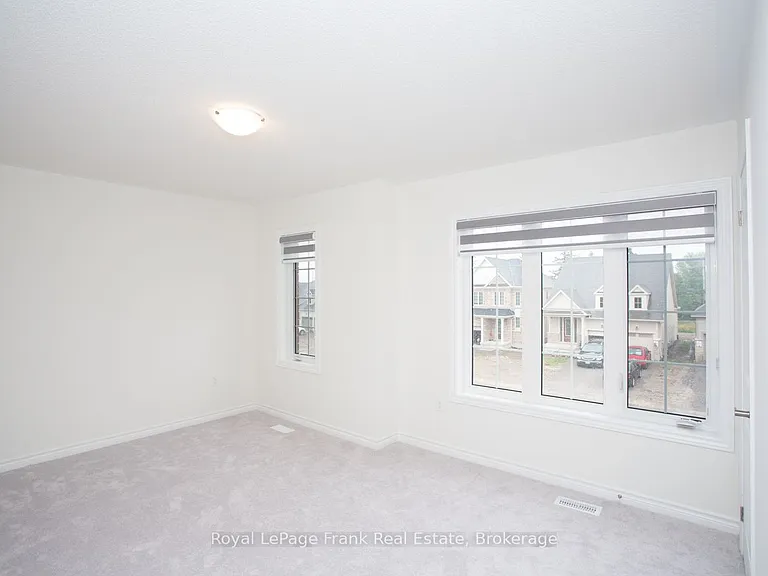 5 Hennessey Cres — Photo 26