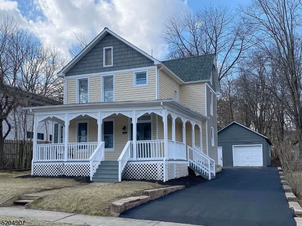 9 Brighton Ave, Andover Boro, NJ 07821