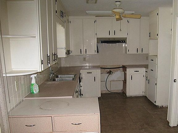4th image of 305 Shirleen Dr