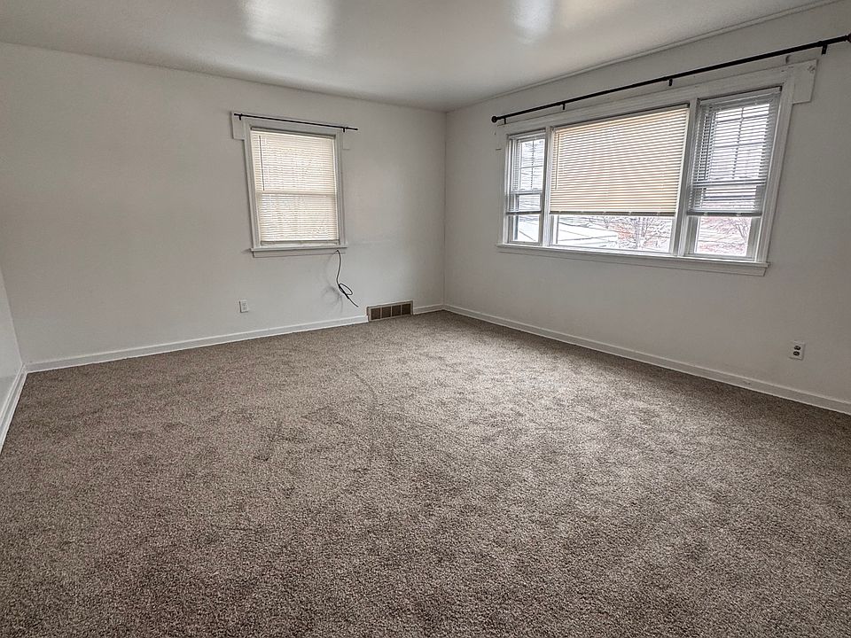 1st image of 729 Washington Ave #B
