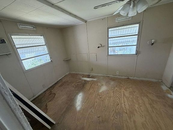 2nd image of 19 Tiffin Way #19T