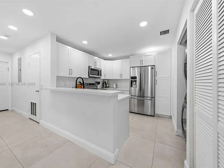 4952 SW 32nd Ave #140 — Photo 14