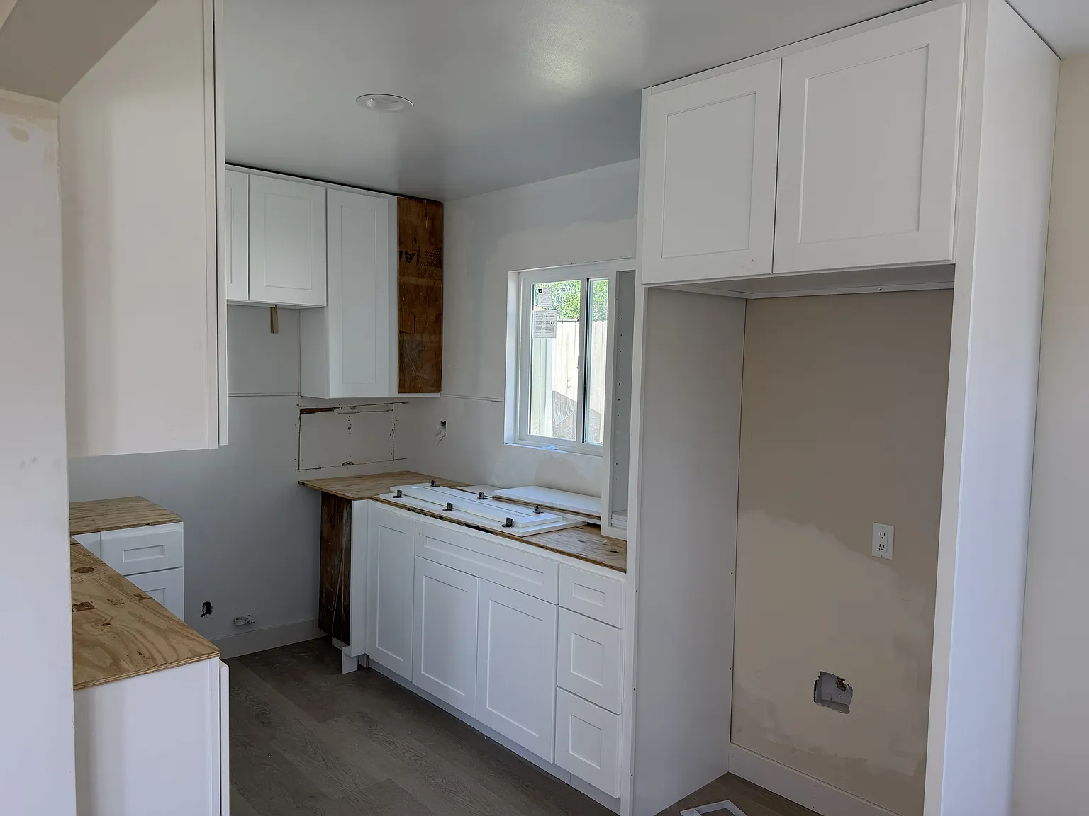 2 bed, 900 sqft, $2,995 — Photo 3