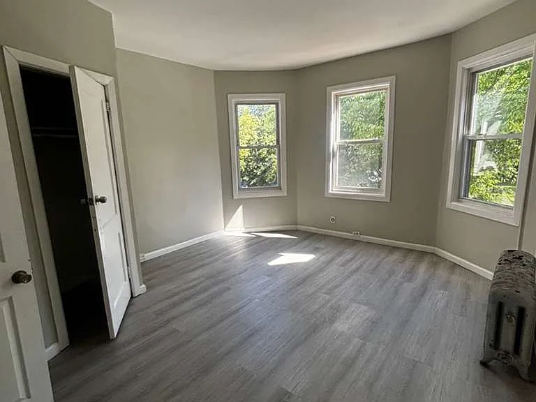 76 Eaton Pl #1 — Photo 5