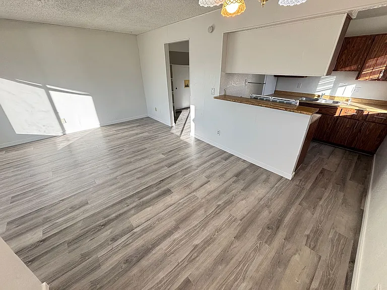 2036 Crawford St #C — Photo 5