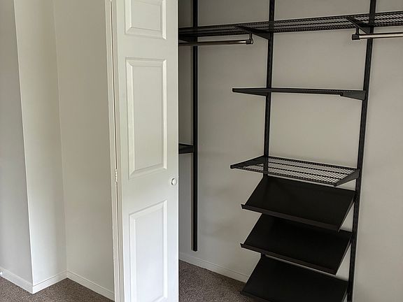 5th image of 806 Wedgewood Way