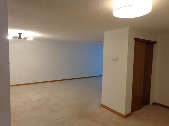 3rd image of 118 Bluestone Dr