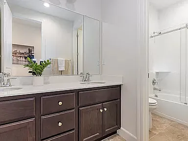 4 bed, 3394 sqft, $4,000 — Photo 3