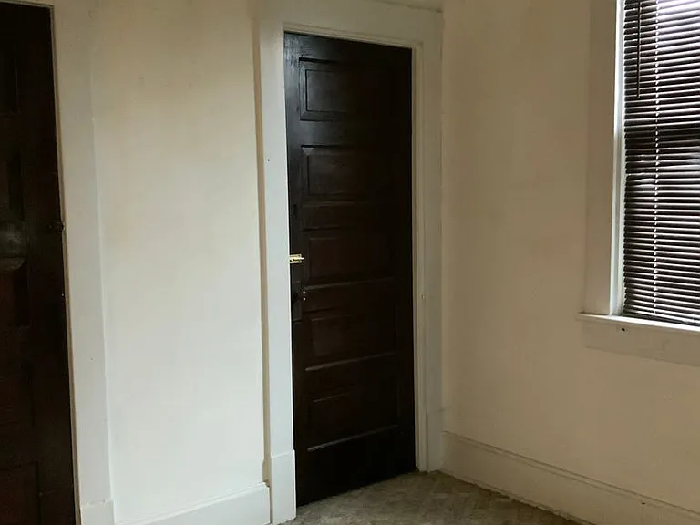 337 Decker Ave — Photo 18