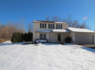 1062 Fawn Wood Dr, Webster, NY 14580