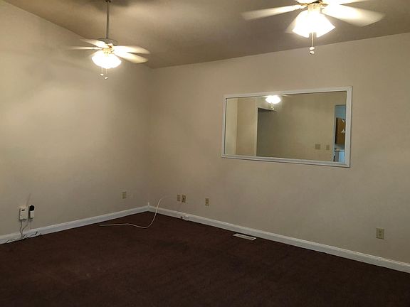 3rd image of 2246 Hovey St