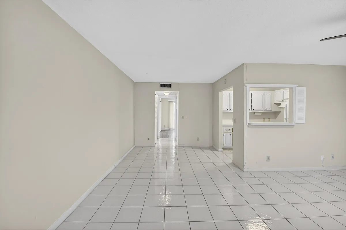 Building Photo - 474 Mansfield Dr #L
