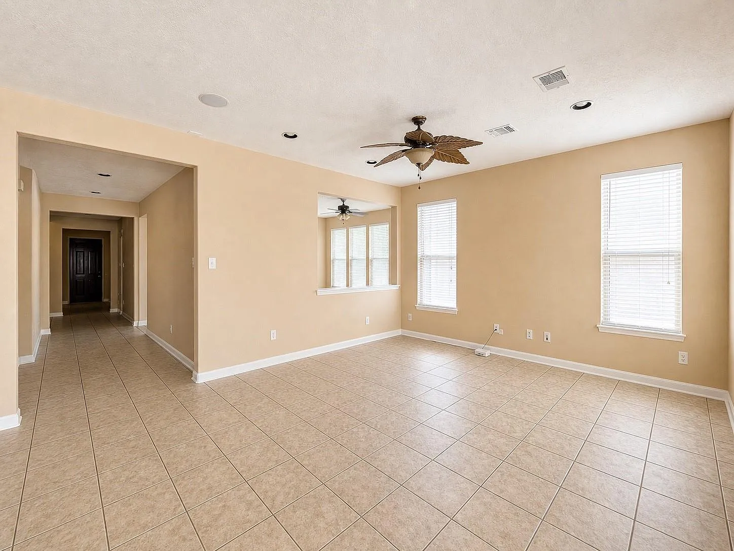 3 bed, 2.5 bath, 2098 sqft, $2,200 — Photo 3