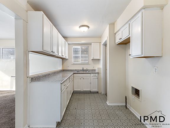 5th image of 21501 Margareta St