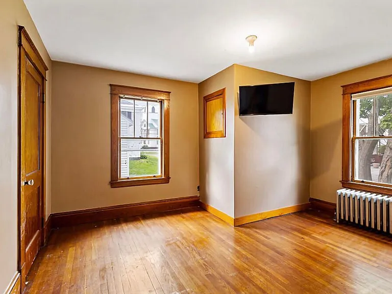 29 Sherwin St — Photo 11