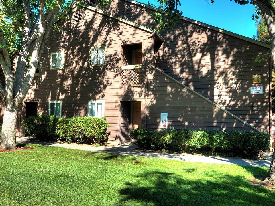 1st image of 1070 Yarwood Ct