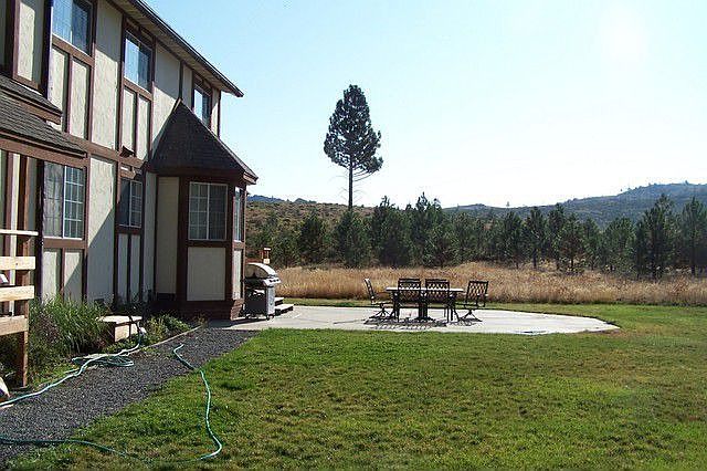 2nd image of 423 Cedar Ridge Rd