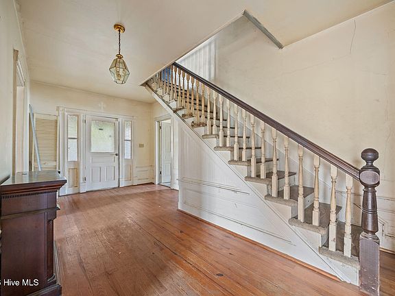 5th image of 202 Mitchell Street