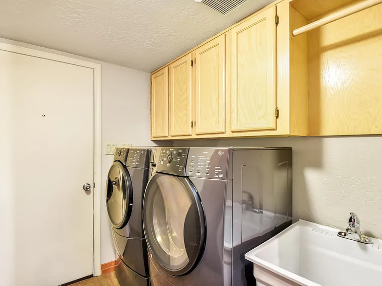8950 W Antoinette Way — Photo 70