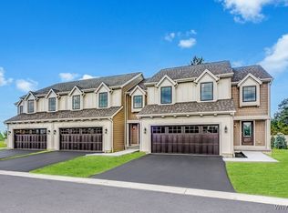 22 B Stonham Pl, Amherst, NY 14221