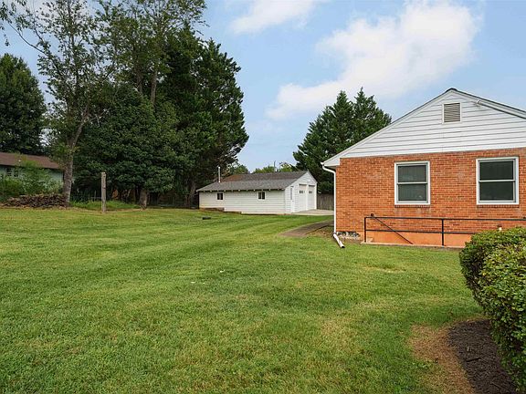 3rd image of 5669 Wayland Dr