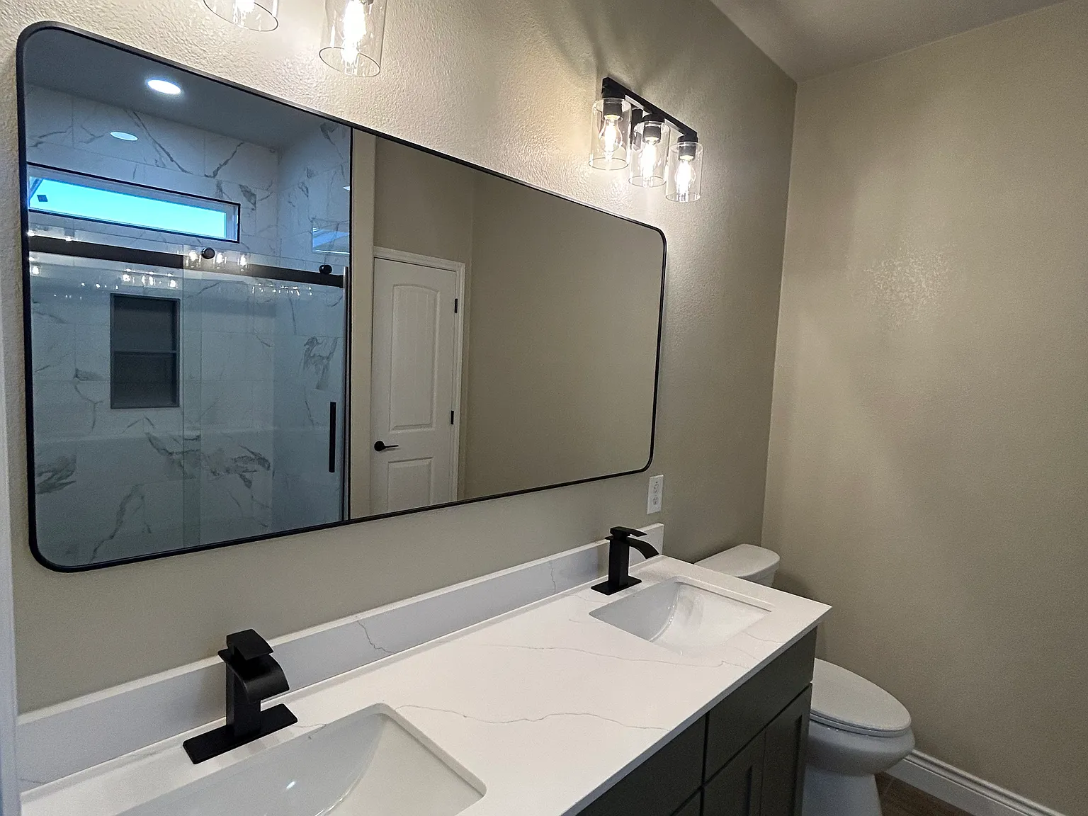 3 bed, 1830 sqft, $1,950 — Photo 2