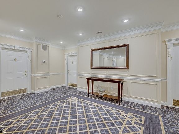 4th image of 505 Holly Ln #505