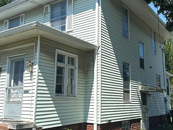 3rd image of 310 W 3rd Ave