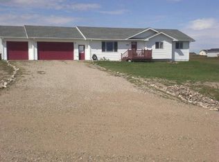 1515 NE Palomino Dr, Minot, ND 58703