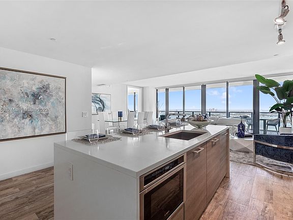 5th image of 650 NE 32nd St #4806-4807