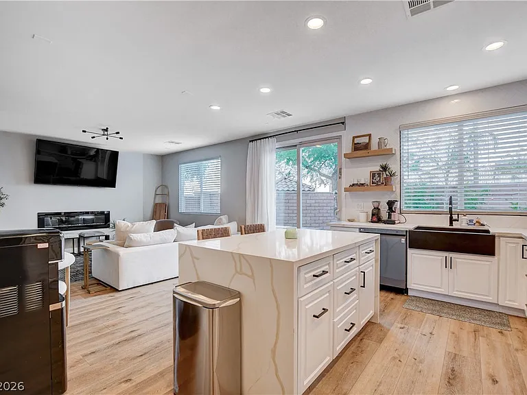 10400 Raining Sky St — Photo 11