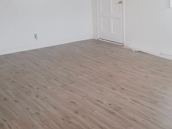 5th image of 904 Meredith Dr