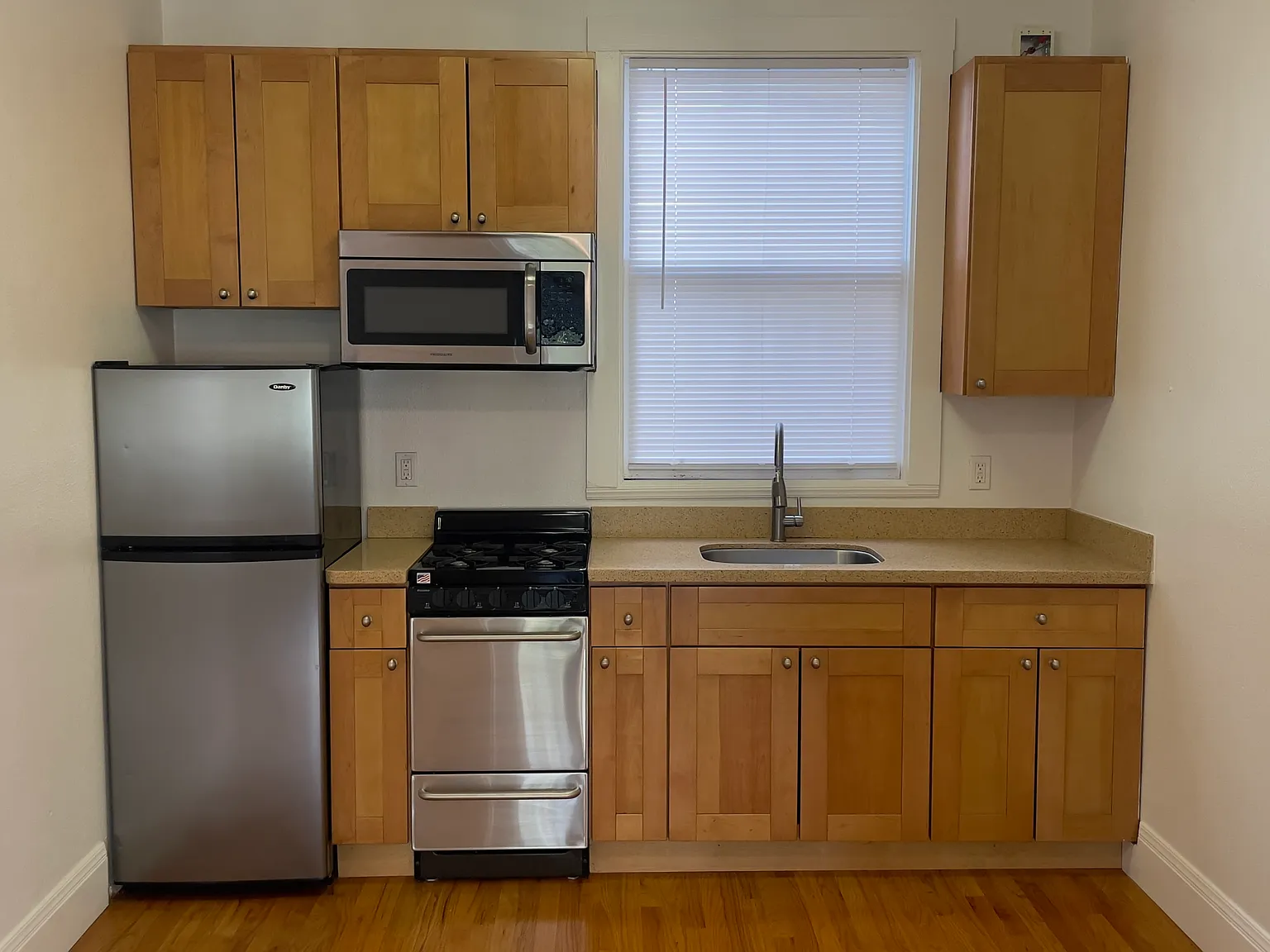 1246 Bush St Apts — Photo 2