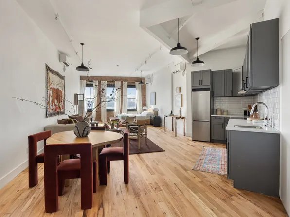 239 Banker Street image 3 of 8