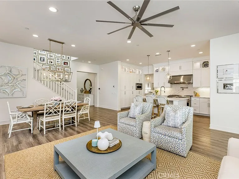 921 Camber Ln — Photo 24
