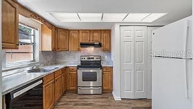 4th image of 5135 Tennis Court Cir