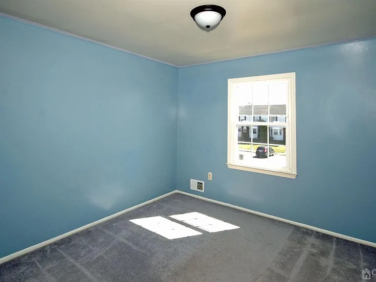 48 Astor Ct — Photo 21