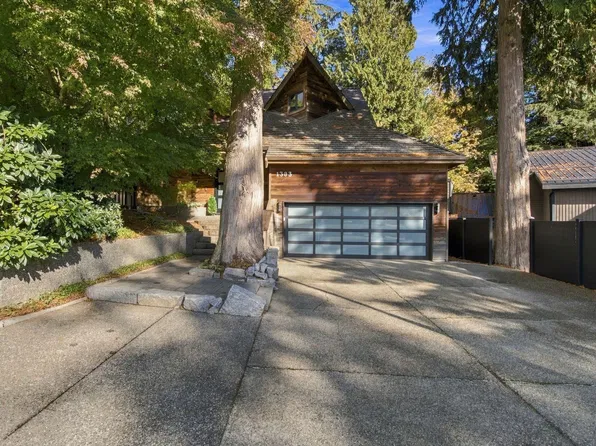 1383 Charter Hill Dr, Coquitlam, BC V3E 1P1