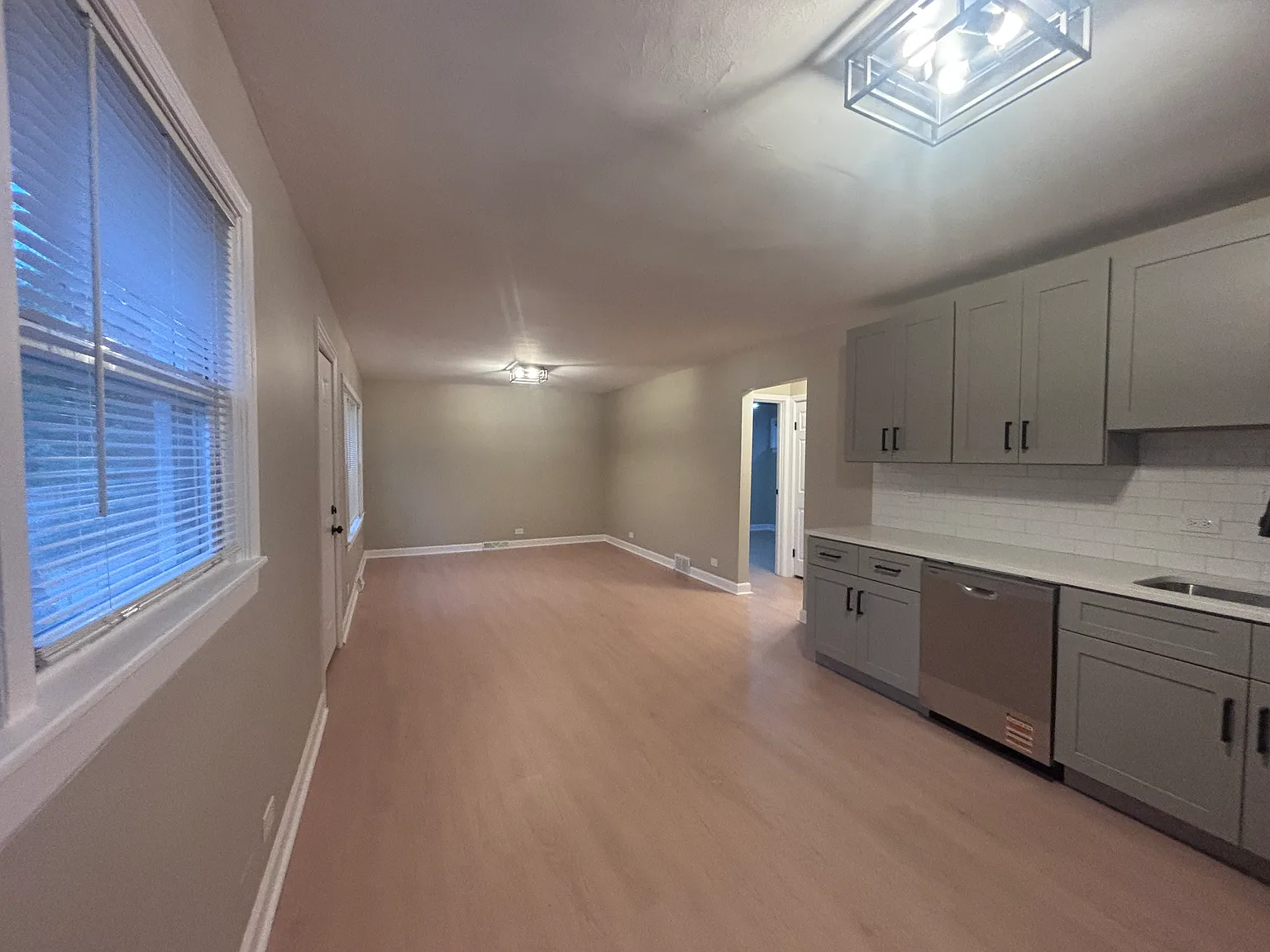 2 bed, 750 sqft, $2,000 — Photo 2