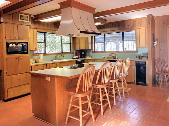 5th image of 1913 Beachrock Dr