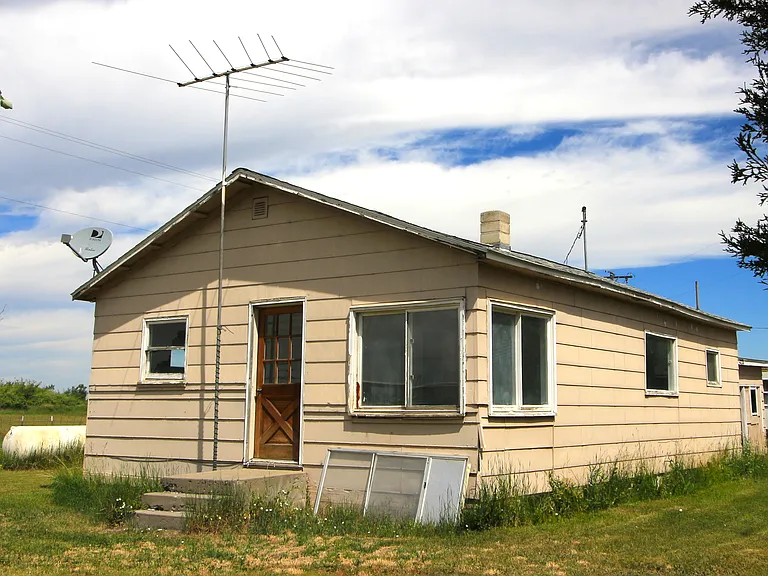 22445 Frontage Rd #C — Photo 1