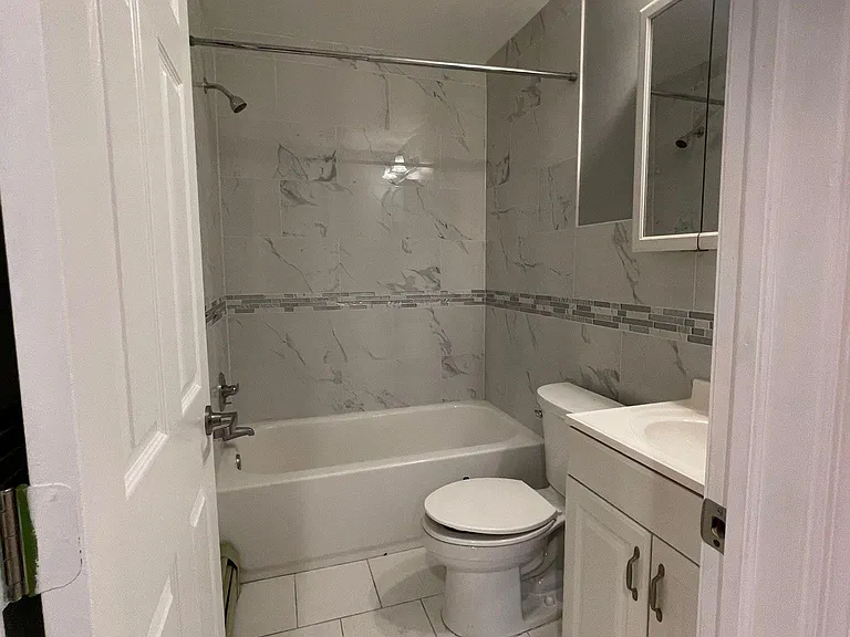 2 Westminster Ln #2 — Photo 11
