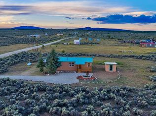 13 Colorado Rd, Tres Piedras, NM 87577