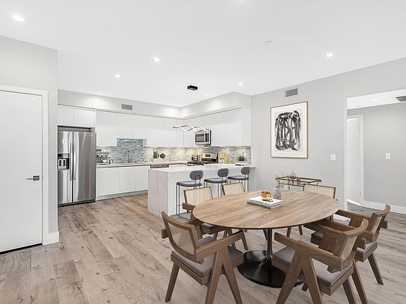 3rd image of 5820 La Mirada Ave #614e387d8