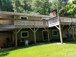 318 Bowtie Ln, Swannanoa, NC 28778