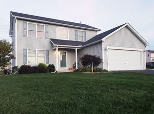 27 Bracknell Cir, West Henrietta, NY 14586