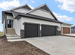 716 W Mandalay Ave, Carstairs, AB T0M 0N0